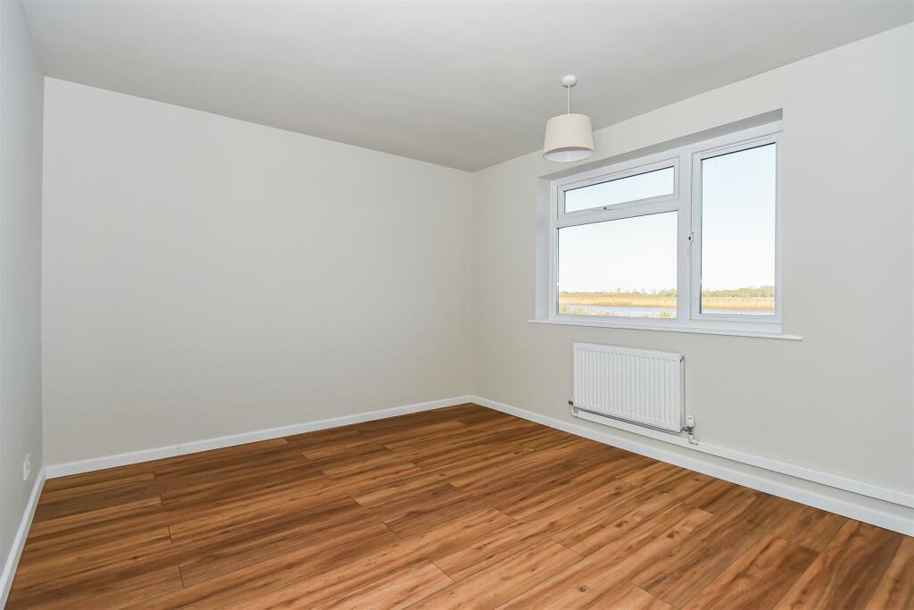 21 Church Close2.jpg