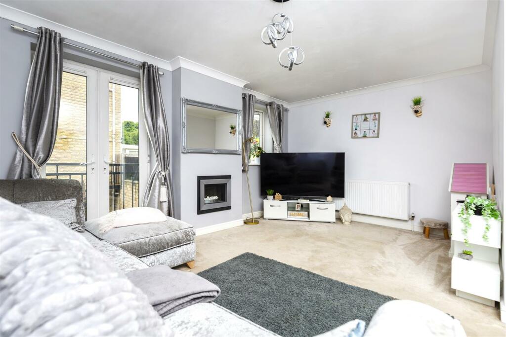 Bramleys Estate Agents - Heatherdale - Halifax (11