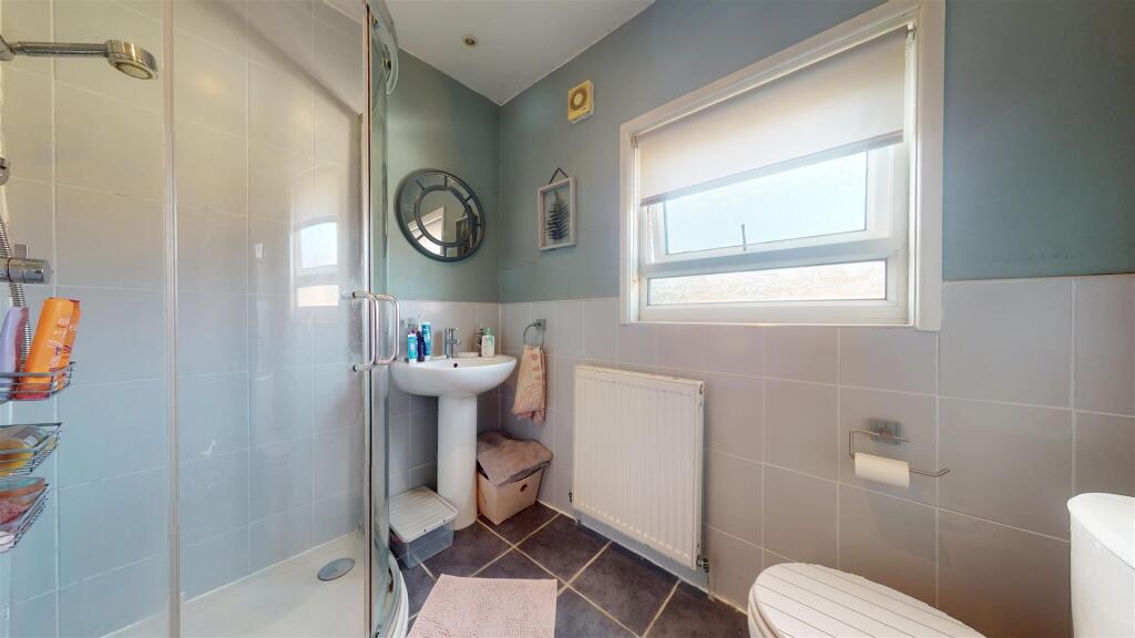 Speakman Road En-suite