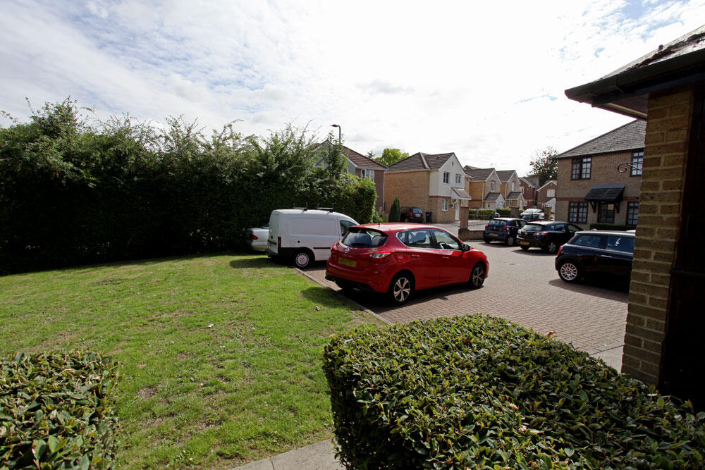 Westfield Park Drive, Woodford Green, IG8