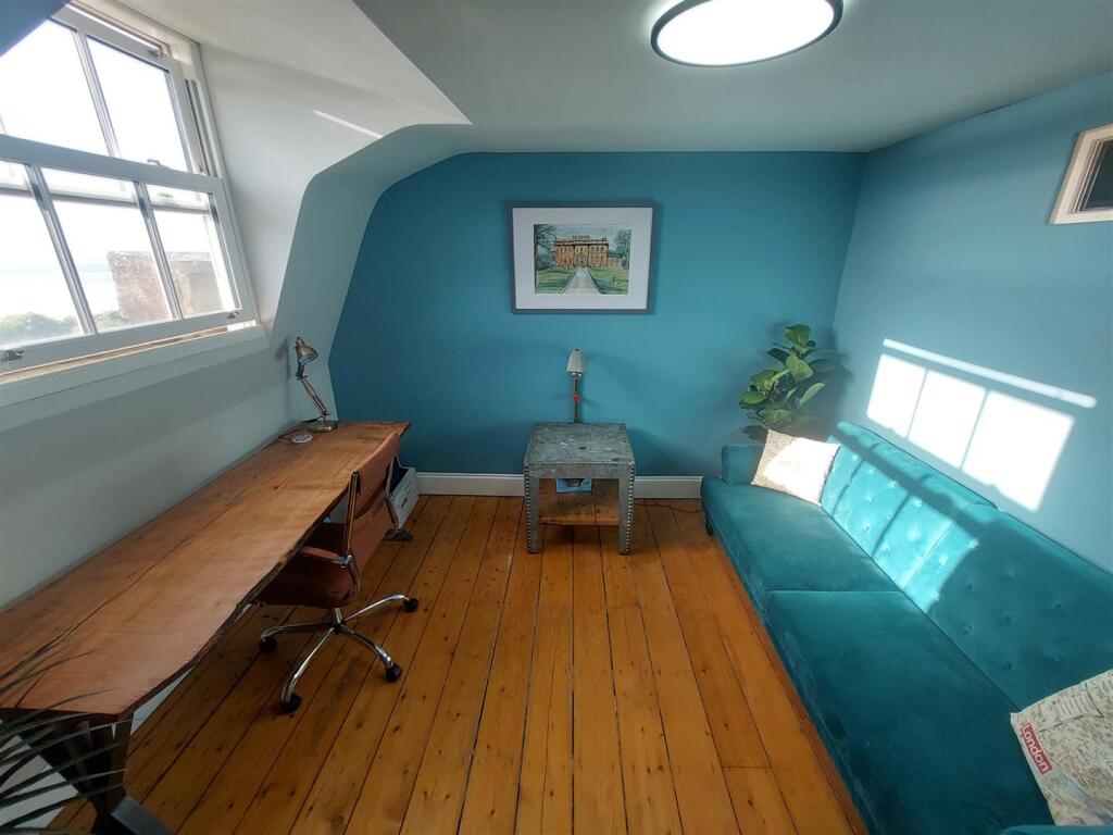 Top bedroom.jpg