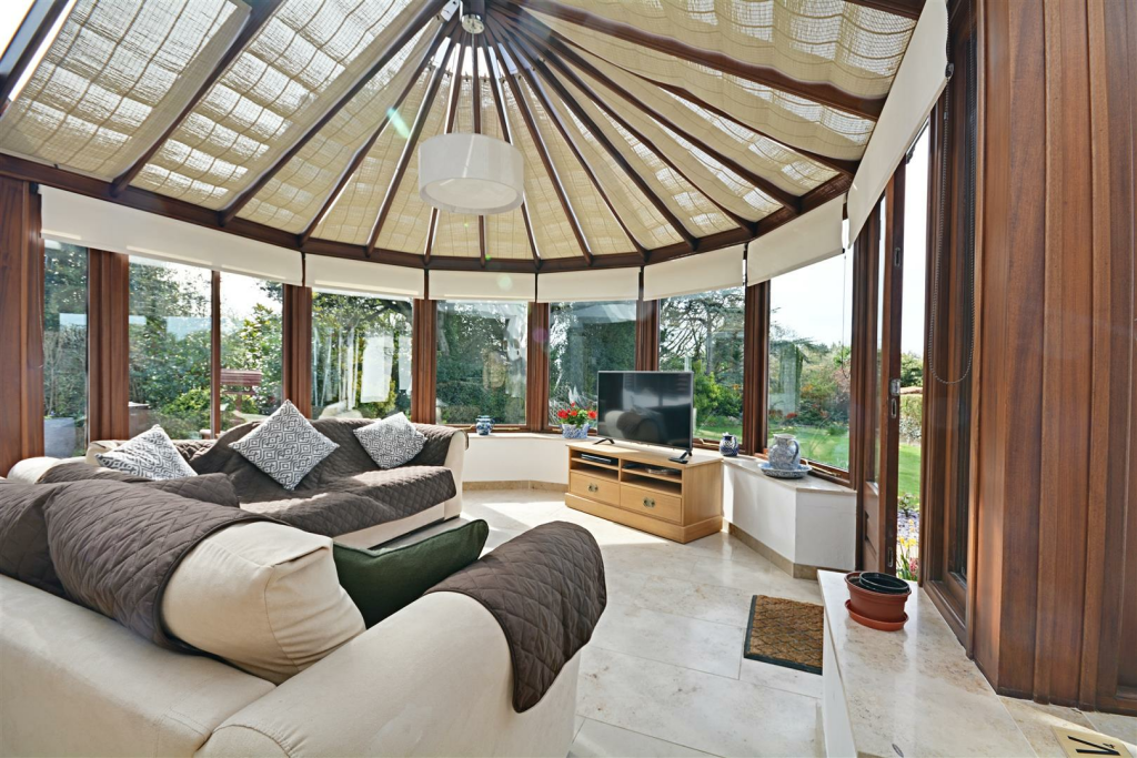 Family Room/Conservatory