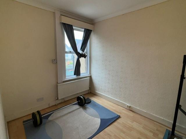 bedroom2.jpg