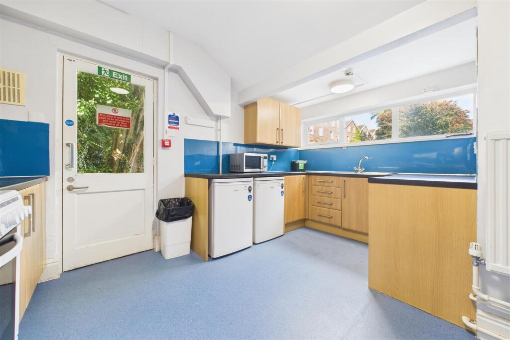 121 Redland Road, Redland, Bristol, BS6 6QX | Free