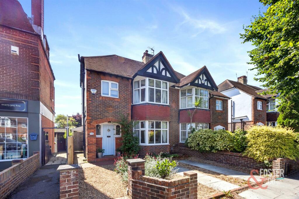 Nevill Road, 194-009.jpg