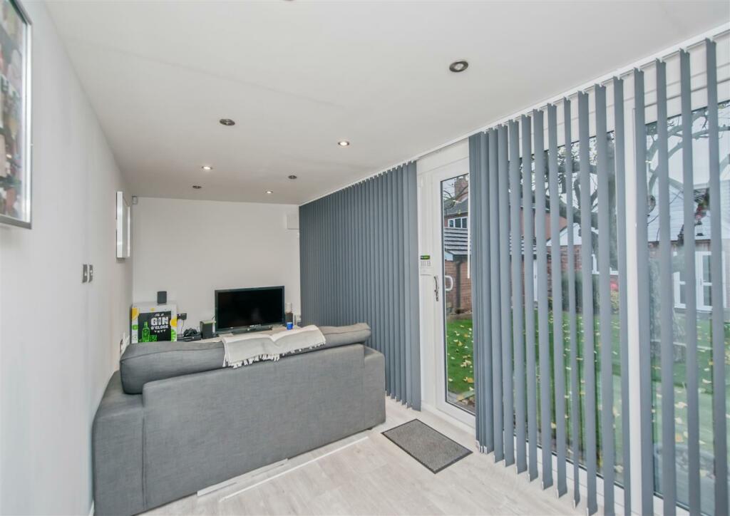 Garden Room / Home Office: