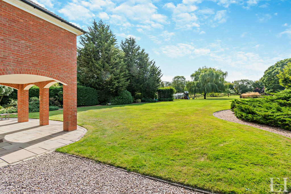 8617805-exteriorW...