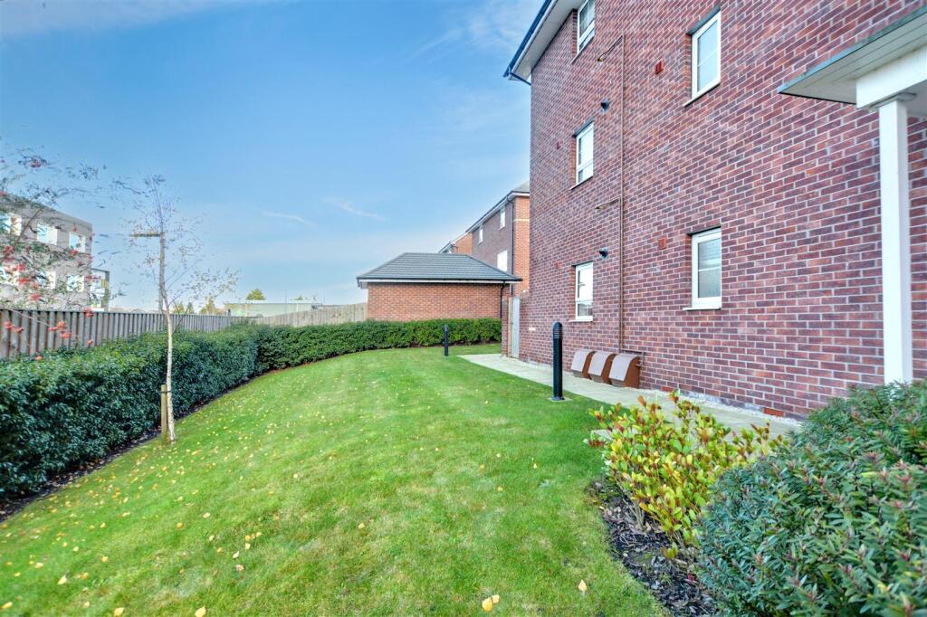 Communal Garden_3.jpeg