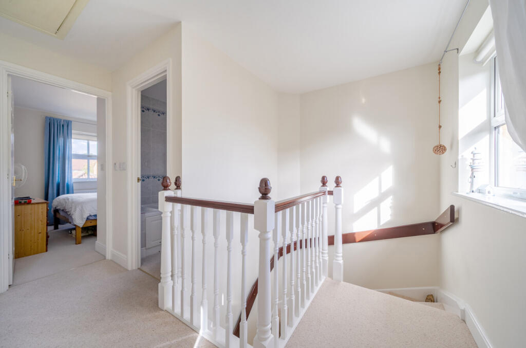 1372734-11-68fb88...