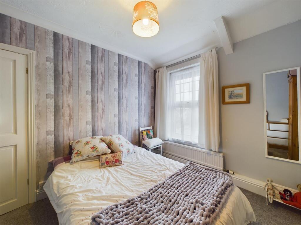 CAM02295G0-PR0158-STILL004.jpg