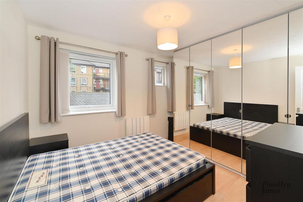 Barnfield-Place (9).JPG