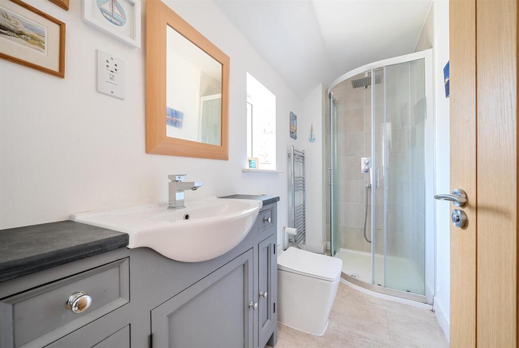 En-suite to Bedroom 2