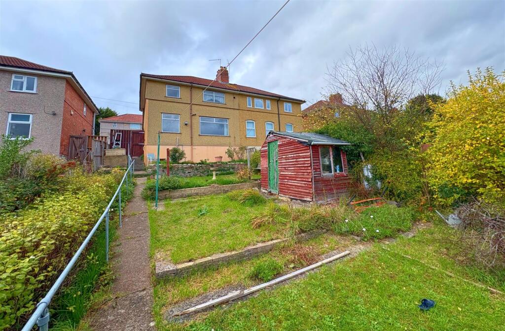 Rear view of property.jpg