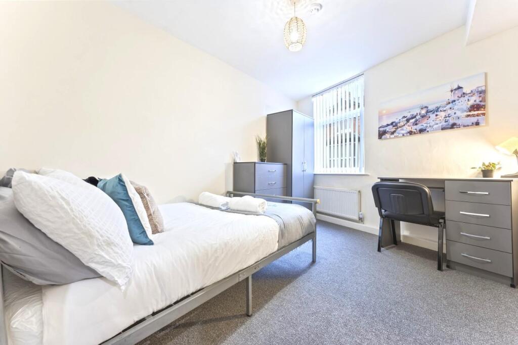 65038-357454-DKB-MAsw1oTc4i2i4--NIf0CXjGcZlZqoX5GC