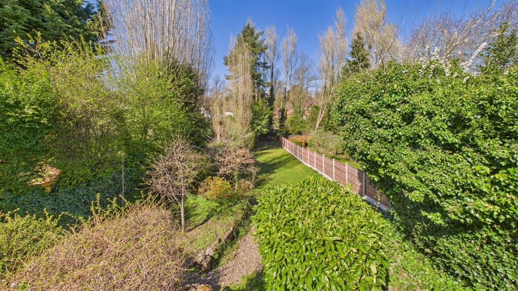 CAM05101G0-PR0018-STILL001.jpg