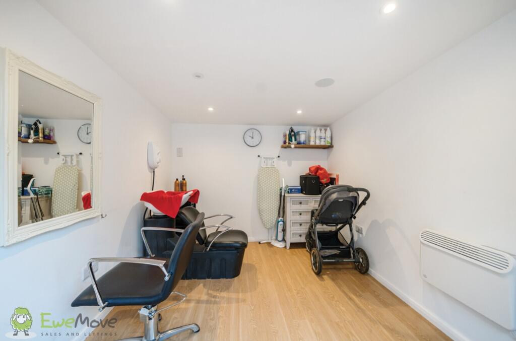 Outbuilding Salon