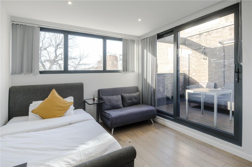 Bedroom V