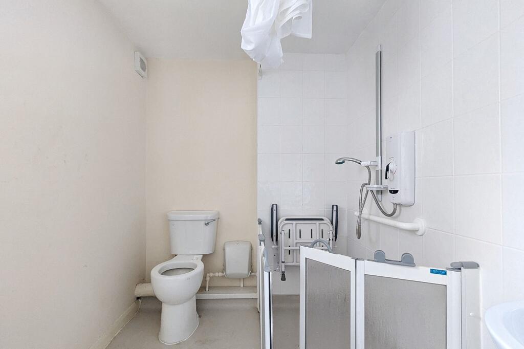 19B Tadmore Street, London W12 8AH