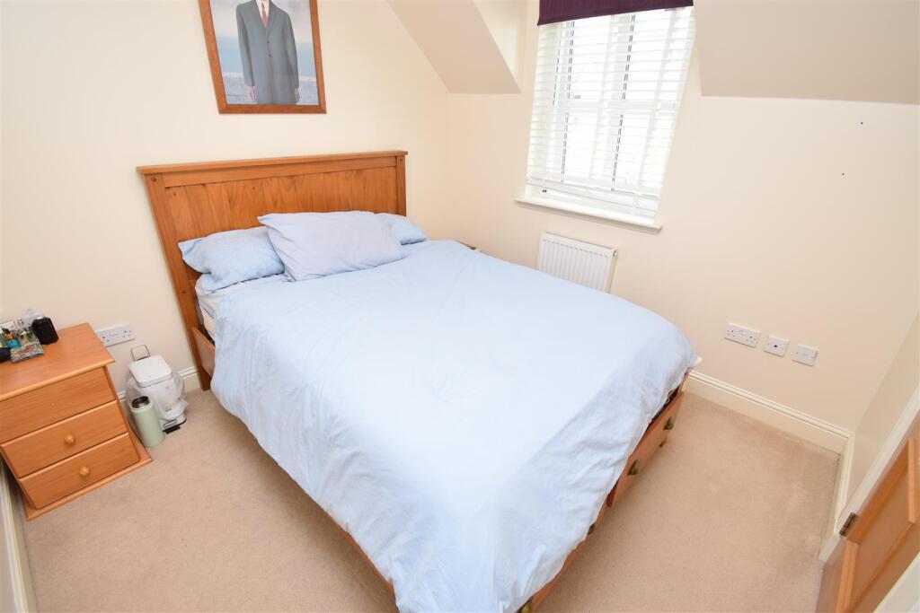 BEDROOM TWO (2).JPG