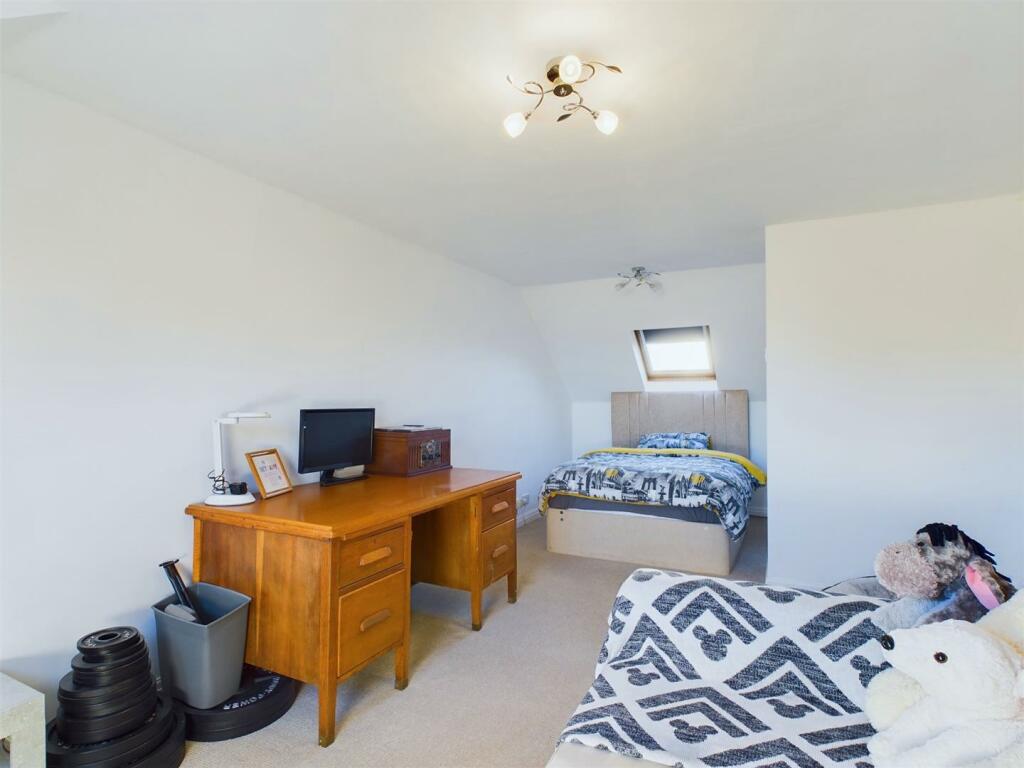 Bedroom: