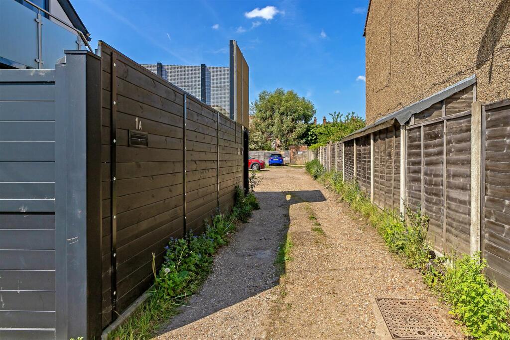 129aHatfieldRoad-21.jpg