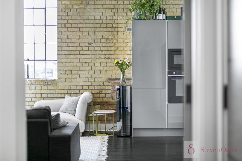 32_38213_watermar...