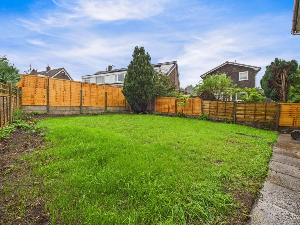 CAM02093G0-PR0055-STILL019