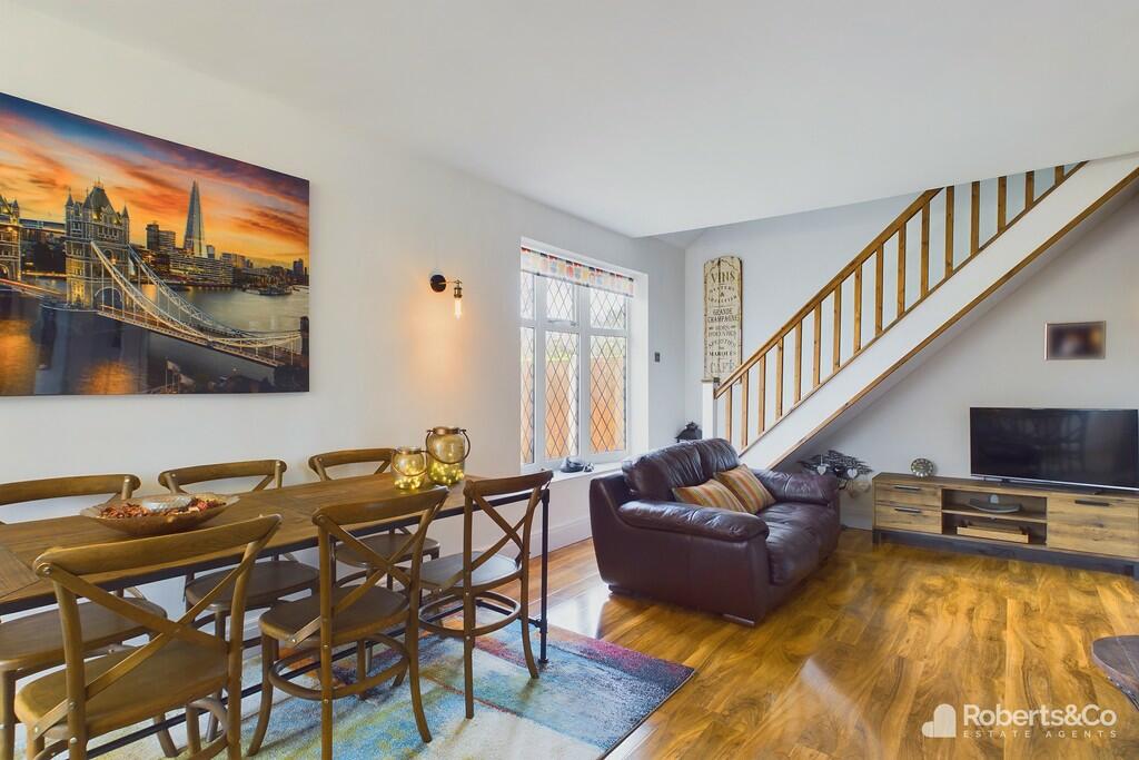 Family Dining Roo...