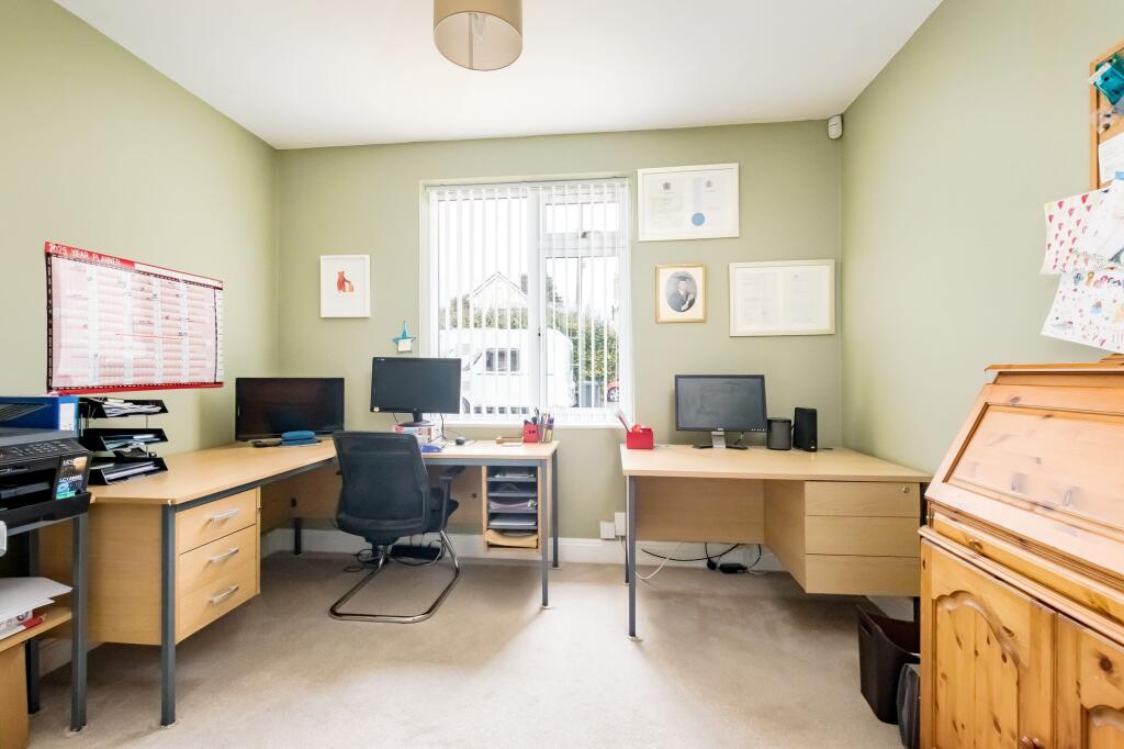 Bedroom 7/Office