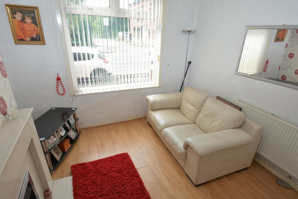 LOUNGE 1