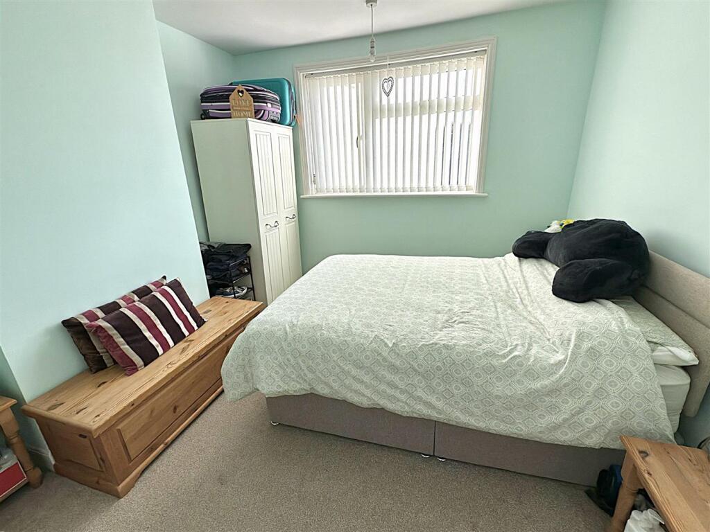 BED 2.jpg