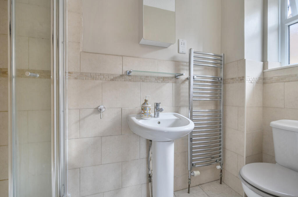 1363121-11-68e7ee...