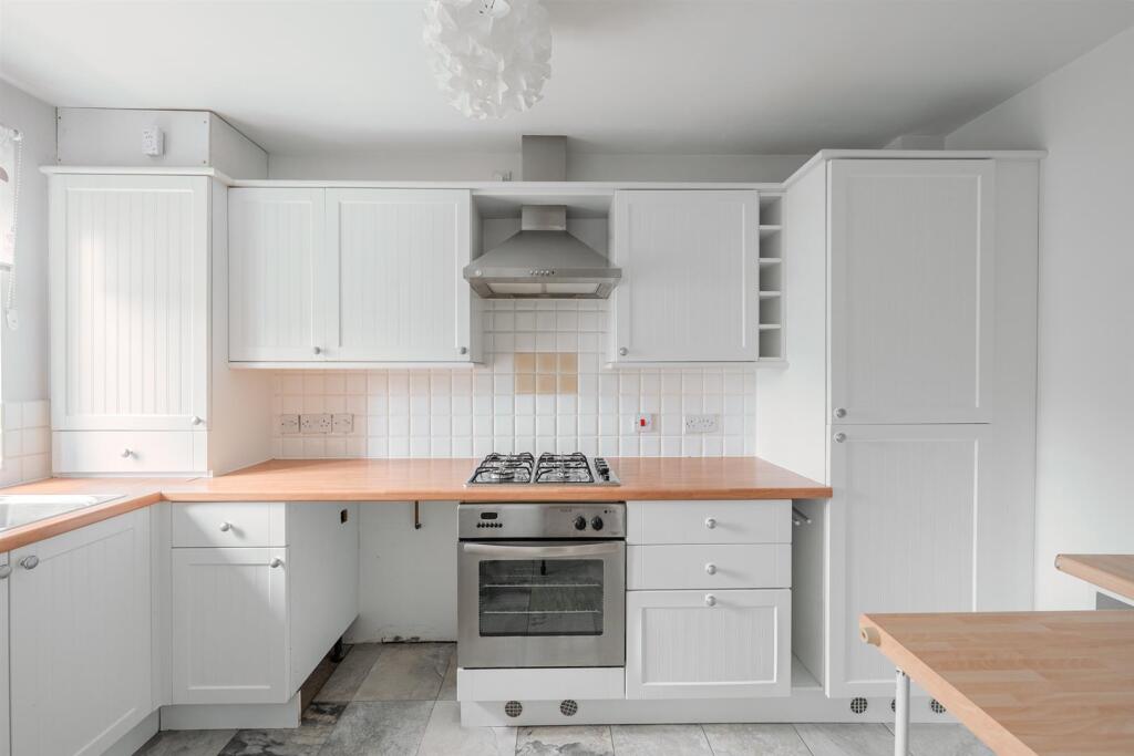 2 Oakfield Mews-13.jpg