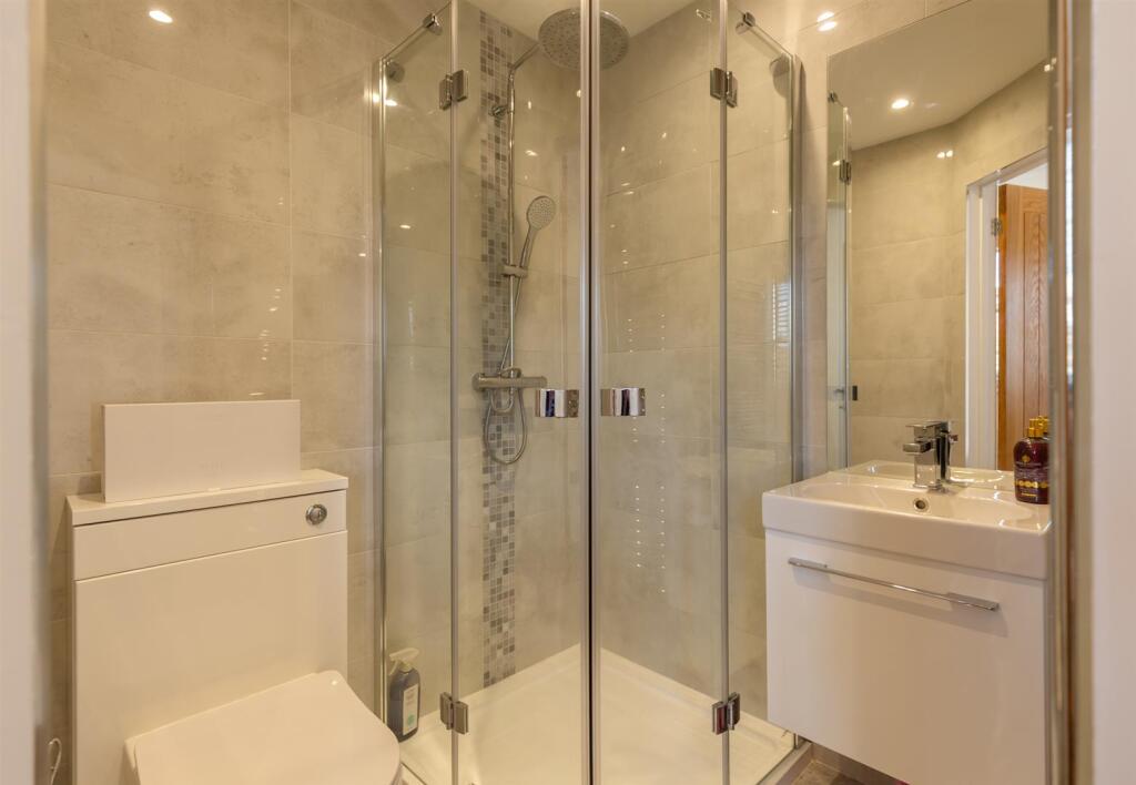 Shower Room En-Suite