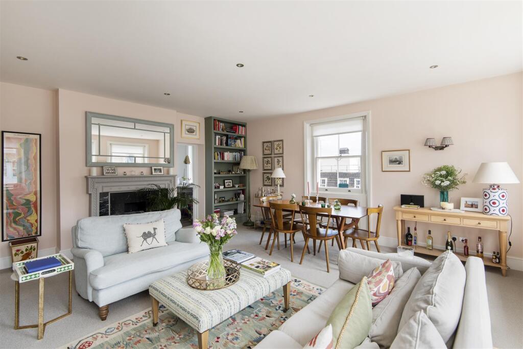 Maskells-Flat 21, Cornwall Gardens Court-5_Hi.jpg