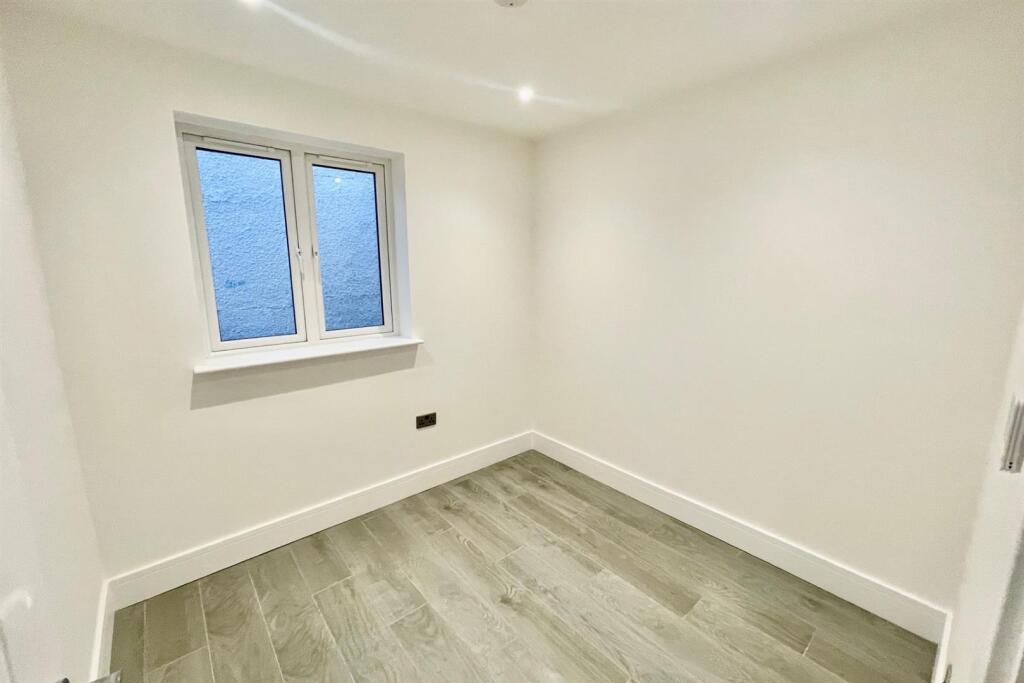 Bedroom4.jpg