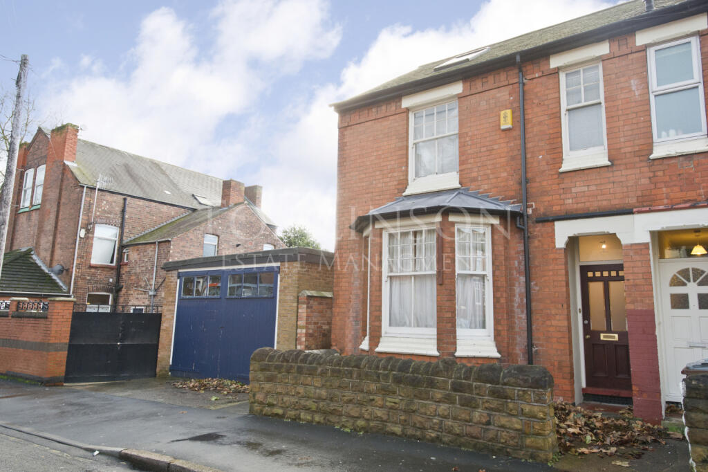 7 Bedroom end terrace house - HMO