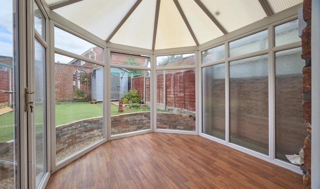 UPVC SUDG Conservatory to Rear