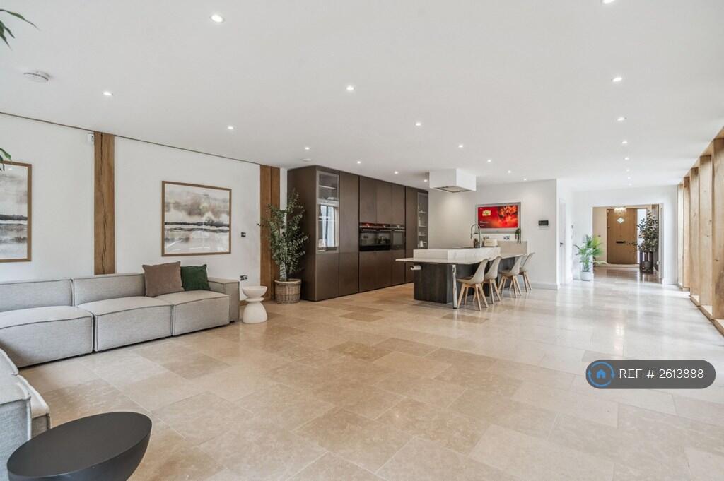 Open Plan Kitchen/Living Area