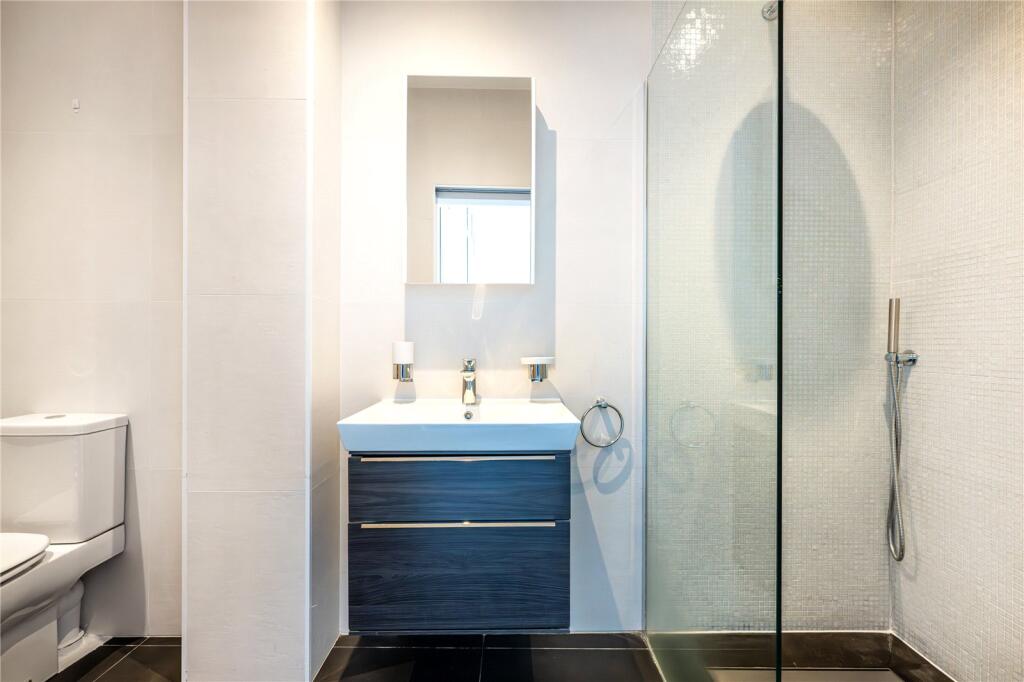 En-Suite Bathroom