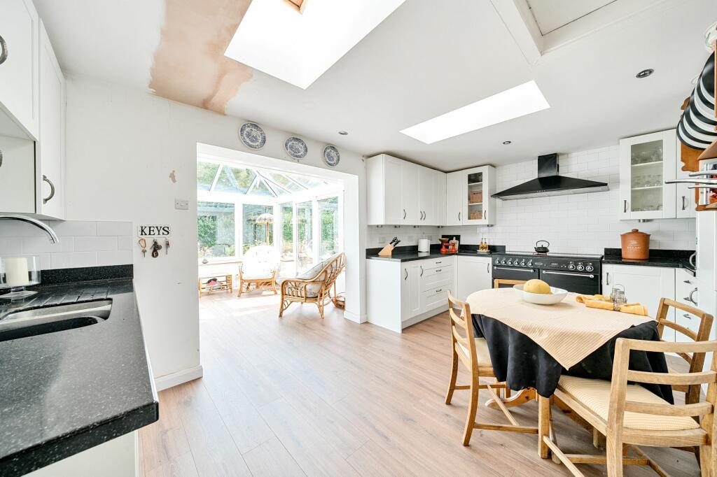 Kitchen / Dinner