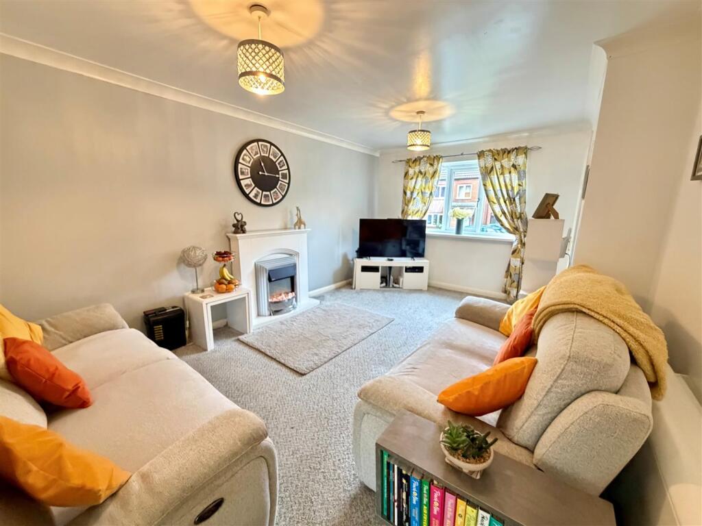 lounge 5.jpg