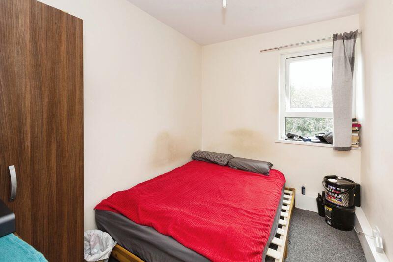 Bedroom 2 (2)