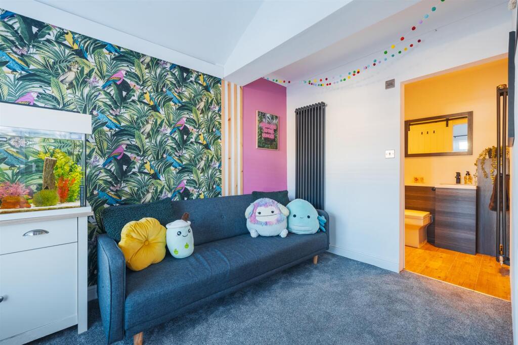 6 Greenfields Close-41.jpg