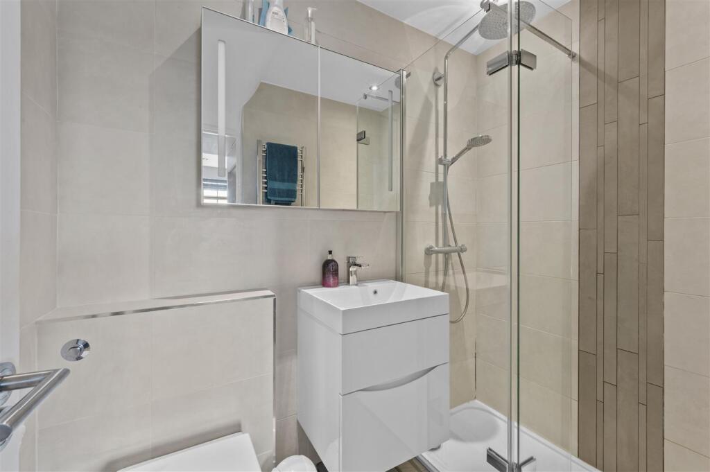 8 Cumberland Close,19.JPG