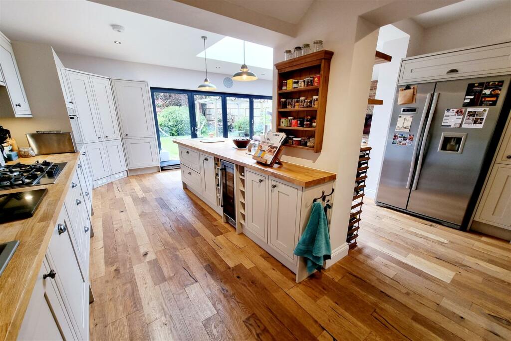 LUXURY FITTED KITCHEN/DINER: PIC 1