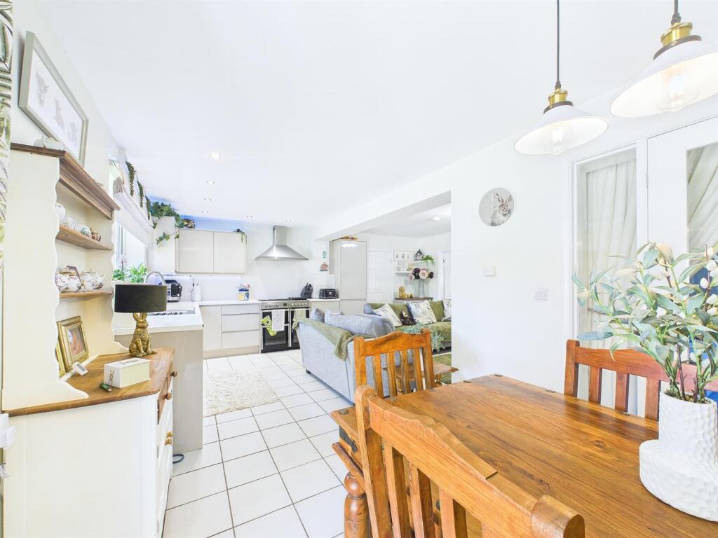 Open Plan Kitchen/Dining/Living Area