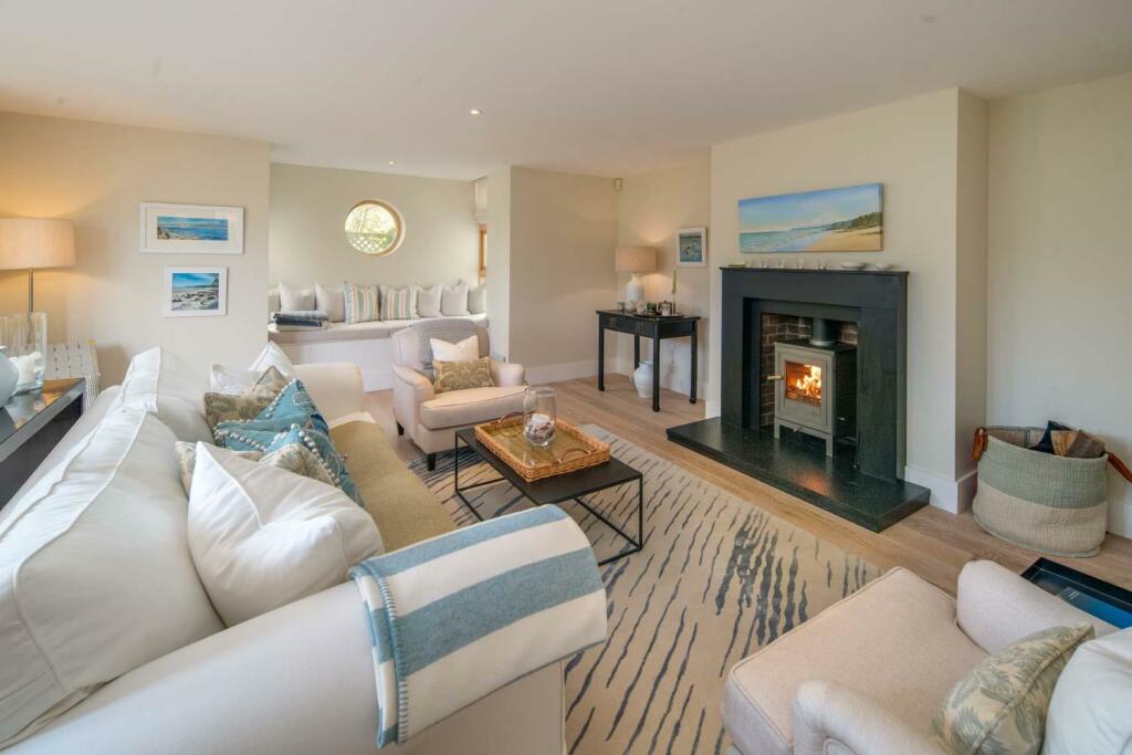 Sitting Room..jpeg