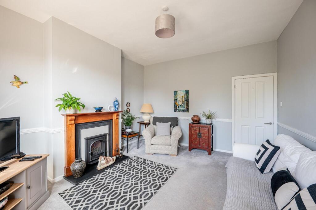 Flat 4 78 Lower Oldfield Park BA2 3HP-14.jpg