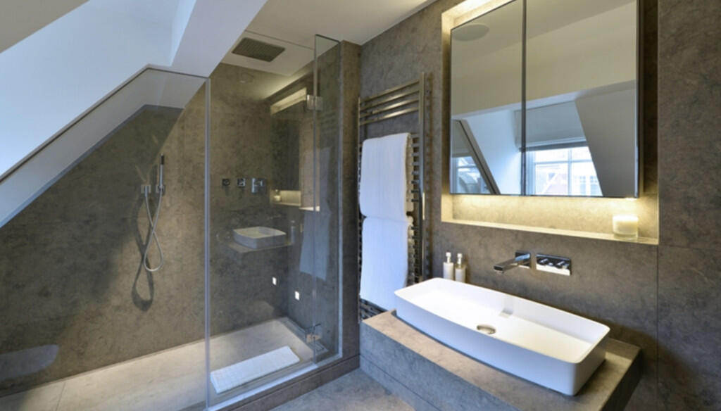 Screenshot 2025-1...